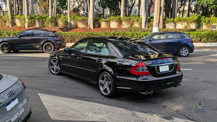 Mercedes E63 AMG W211