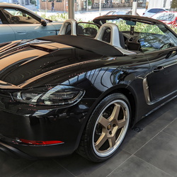 PORSCHE