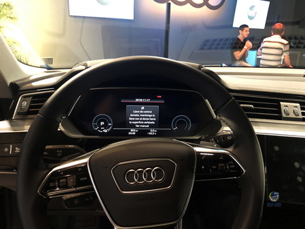 Audi E-tron Concept (4)