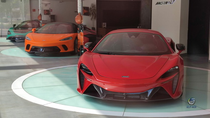 showroom McLaren (2)