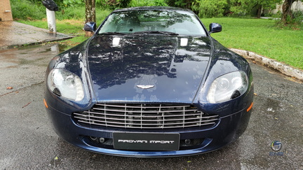 Aston Martin V8 Vantage (2)