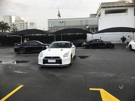 Dois ou Mais Nissan GT-R (2)