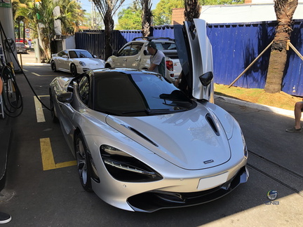 McLaren 720s - prata (1)