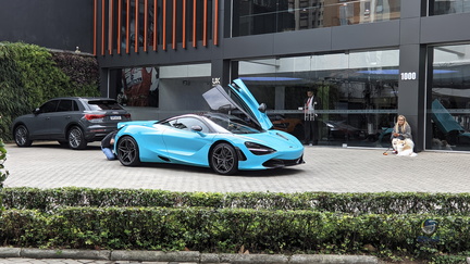 McLaren 720s Tokyo Cyan (1)