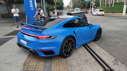 Porsche 911 Turbo S - Shark Blue (3)