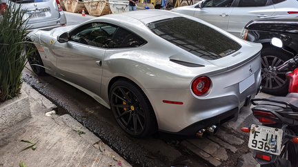 Ferrari F12berlinetta - Argento (2)