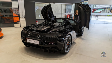 McLaren Artura Spider - Abyss Black (1)