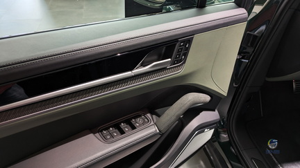 Porsche Cayenne E-hybrid - Goodwood green metallic (5)