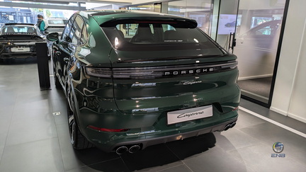 Porsche Cayenne E-hybrid - Goodwood green metallic (9)