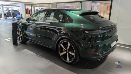Porsche Cayenne E-hybrid - Goodwood green metallic (10)