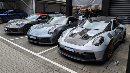 Dois ou Mais Porsches (1)